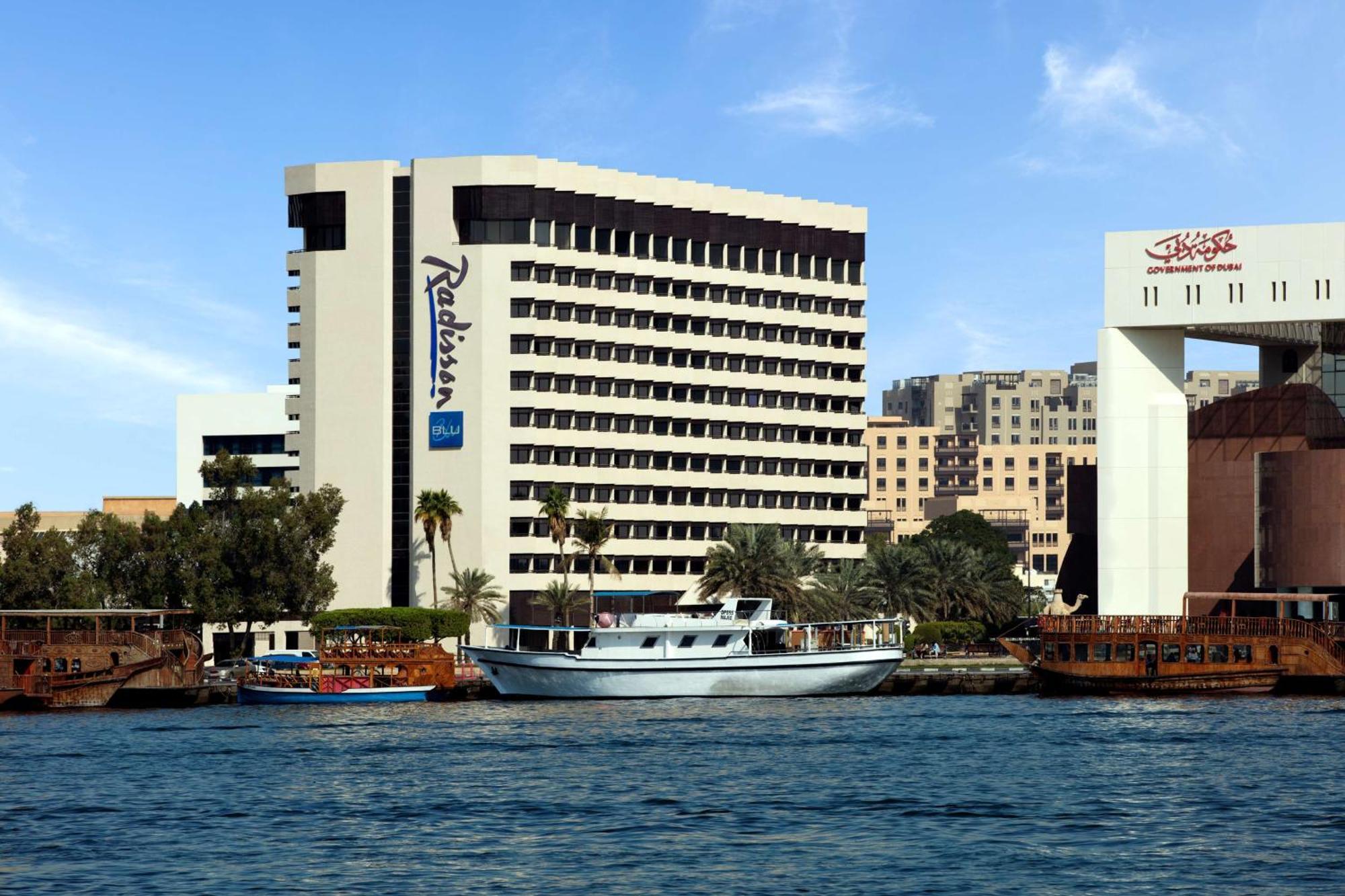 Radisson Blu Hotel, Dubai Deira Creek Esterno foto